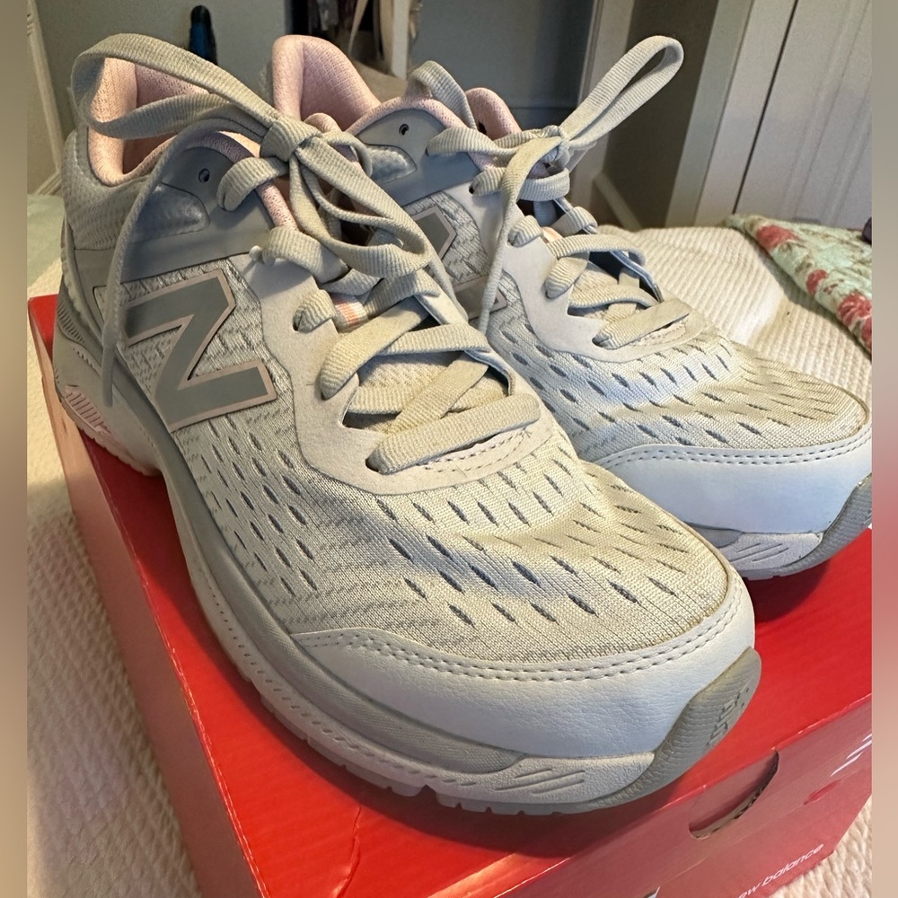 New Balance Women’s Walking Shoes Sneakers WW847LW4
